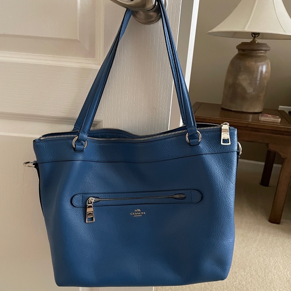 Coach Handbags - Coach Blue Leather Purse w/Removable Strap. Silver Accents. Lightly Used